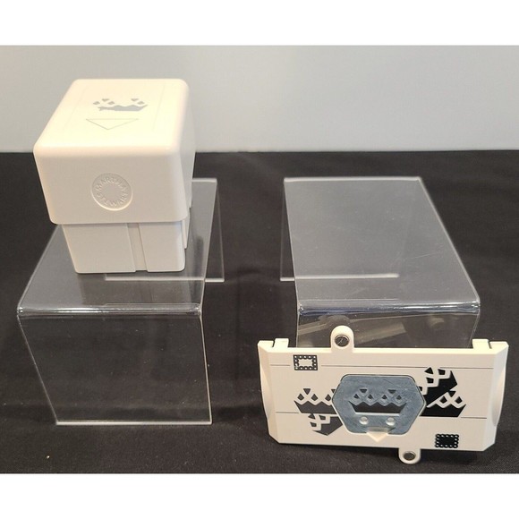 Martha Stewart Decorative Craft Paper Punch - Picture 4 of 4